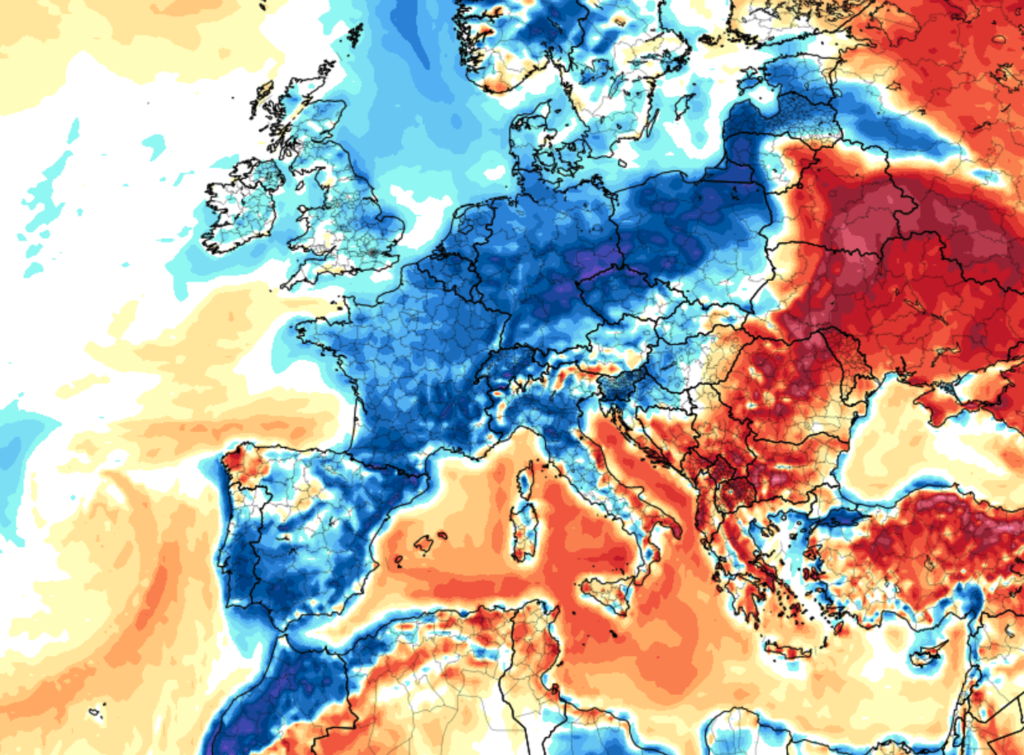 Se nos ha roto el verano y AEMET lo sabe: España va a cerrar agosto con nueve días de lluvia, granizo y fío