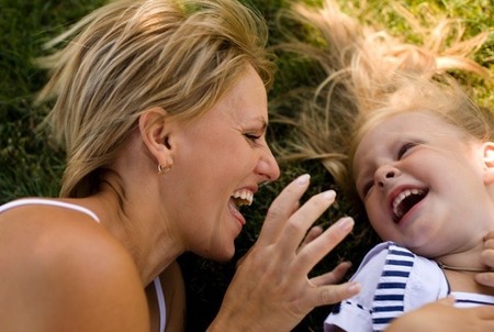 Las 12 razones por las que las tías son una compañía increíble para sus sobrinos