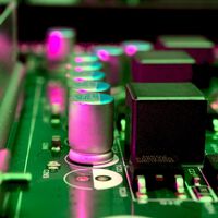 A guerra no Irã interrompeu outra cadeia de suprimentos crítica para a tecnologia de consumo: as placas de circuito impresso (PCBs) 