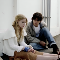 Cada vez hay menos adolescentes con huesos rotos y heridas: el quedarse en casa con las pantallas han bajado los traumatismos pero han aumentado los trastornos mentales 