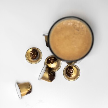 La cafetera de cápsulas que admite dos tipos de monodosis ha bajado de precio en el Black Friday de MediaMarkt