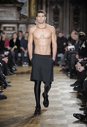Givenchy, Otoño-Invierno 2010/2011 en la Semana de la Moda de París