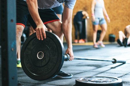 Chollos en tallas sueltas de ropa deportiva Nike y New Balance en Amazon por menos de 30 euros