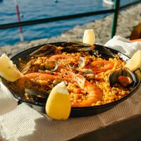 Estes astrônomos sentiram no próprio paladar por que é melhor comer paella na praia - e a resposta está na física
