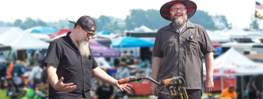Ele guardou uma Harley-Davidson em caixas por 100 anos. Agora, eles a recuperaram e a montaram em pedaços. Seu preço é incalculável. 