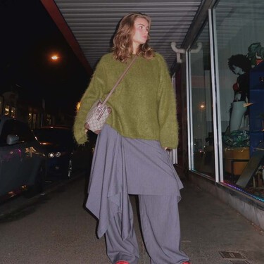 Los suéteres más elegantes para otoño 2025 que combinan con vaqueros en tendencia y pantalones anchos 