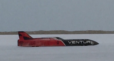 Si juntas sal y agua, se siente, no llegas ni a 500 Km/h