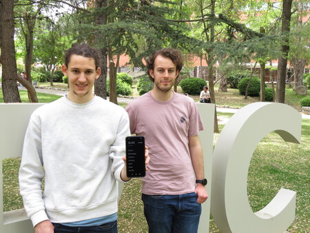 Juan Garcia A La Izquierda De La Imagen Y Arturo Francisco Barbero A La Derecha En El Campus De La Universidad Rey Juan Carlos De Vicalvaro En Madrid Juan Calleja