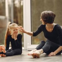 Ejercicios para hacer con niños en casa y mantenernos activos durante la cuarentena