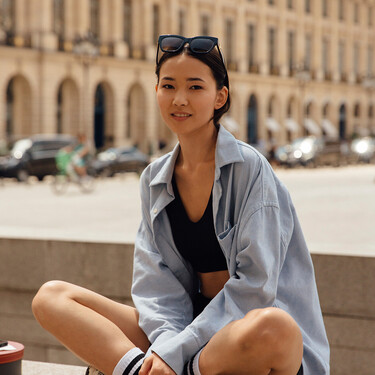 Nos olvidamos de los capazos con este bolso de cuadros atrevido, ligero y solo cuesta 8 euros