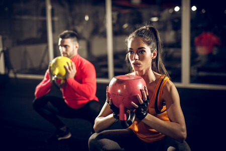 Nuestros cinco tipos de sentadillas favoritos para trabajar piernas y glúteos en el gimnasio