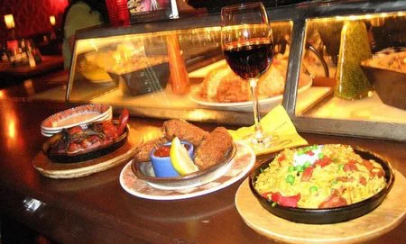 Antes de entrar a un bar, ¡fíjate si anuncian sus tapas!