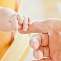 Ni permiso de paternidad ni cheque bebé: los Presupuestos dejan fuera medidas estrella para la conciliación de los autónomos