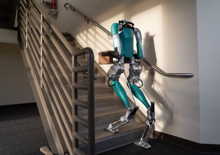 Digit, el robot que facilitará las entregas de paquetes y que ya está a la venta