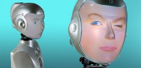 El robot que pone la cara de la persona con la que hablas