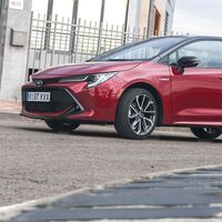 El Toyota Corolla sigue amenazando el trono del SEAT Arona y se mantiene de momento como coche más vendido de 2022