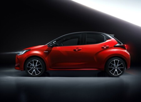 Mazda fabricará su propia versión de Yaris Hybrid en Europa, con miras a ser el reemplazo local de Mazda 2