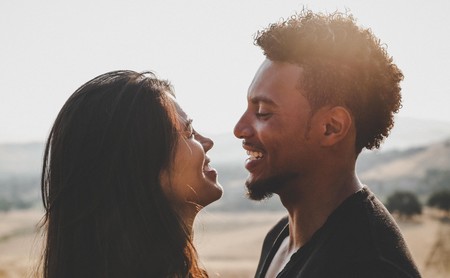 Un estudio revela que las parejas que se conocen a través de Internet son más diversas: raza, religión o nivel académico