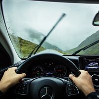 Cómo desempañar el parabrisas de tu carro con cosas que tienes en casa y sin usar el aire acondicionado 