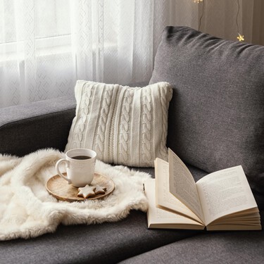 Lo último de Primark es una cesta de pelo ideal para guardar las mantitas del sofá: es decorativa y barata