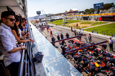 Paddock F1