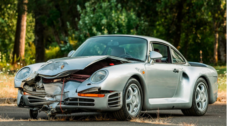 ¡Eso sale con ‘polish’! A subasta un valiosísimo Porsche 959…"ligeramente" dañado