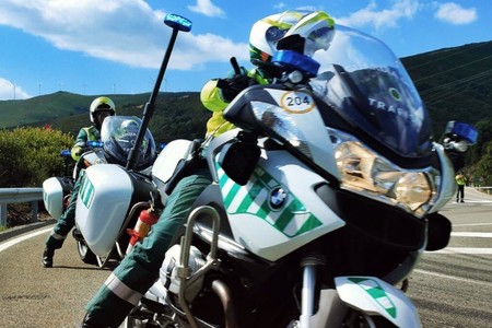 La DGT está preocupada por las motos así que reforzará los controles por carretera y aire