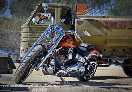 Harley-davidson-cvo-breakout
