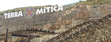 Terra Mítica aspiraba a tener una de las mejores montañas rusas del mundo. Hoy solo es símbolo del despilfarro de la burbuja