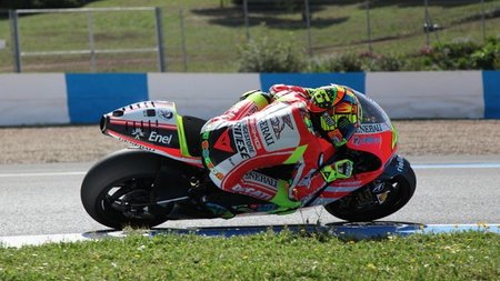 Valentino Rossi ya vuela sobre la Ducati Desmosedici GP12