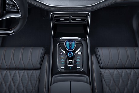 Tang Interior 10
