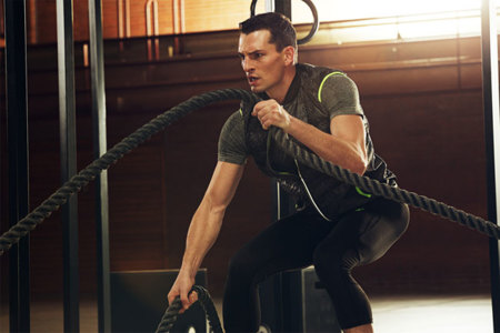 Mango Man nos equipa para practicar deporte con su Performance H2 Collection