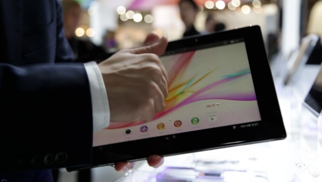 Sony Xperia Tablet Z en mano