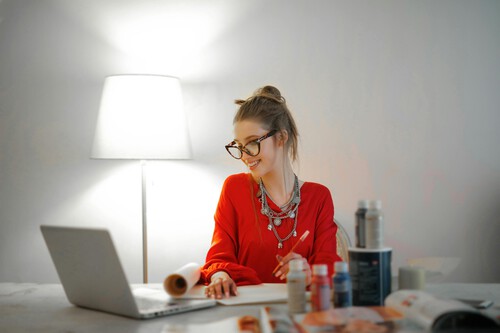 Trabajar desde casa realmente te hace feliz: la ciencia lo confirma y los datos son contundentes