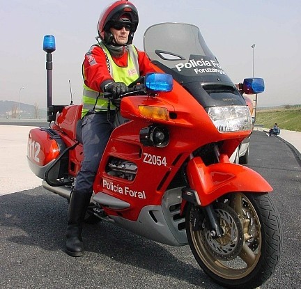 Denuncian la mala equipación de los motoristas de la Policía Foral