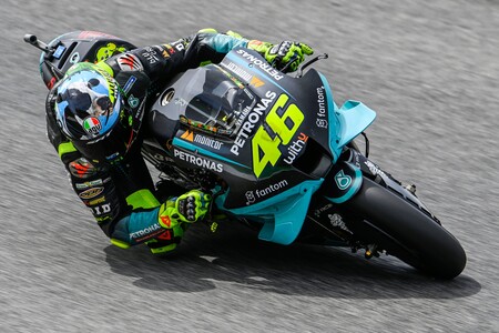 Valentino Rossi como gran incógnita de un acelerado mercado de MotoGP para 2022 al que le quedan pocos huecos