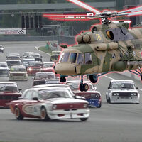En la Guerra Fría los rusos no tenían ruedas para sus coches de carreras, pero encontraron la solución perfecta: desmantelar helicópteros de combate 