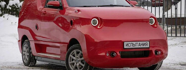 Ni el Homeromóvil se atrevió a tanto. Rusia creó su propio auto eléctrico, y el resultado es atroz