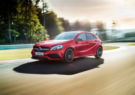 Mercedes Benz A45 Amg 4matic 2016 800x600 Wallpaper 03