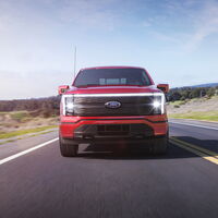 La Ford F-150 Lightning es una Lobo eléctrica, más rápida que una Raptor y capaz de alimentar una casa por 3 días