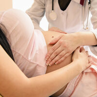 Infectarse de Covid en el embarazo aumenta el riesgo de parto prematuro y muy prematuro 