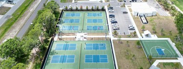 Hay miles de canchas de tenis transformándose a toda velocidad en pistas de pickleball. Y tiene todo el sentido