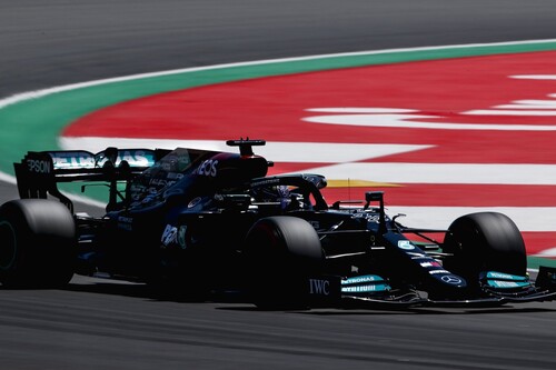 Lewis Hamilton repite victoria en España gracias a otra lección estratégica de Mercedes a Red Bull