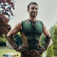El actor de Profundo en The Boys propuso protagonizar un spin-off inspirado en Tropic Thunder y una comedia negra de HBO 