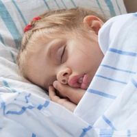 ¿Es verdad que los niños crecen mientras duermen?