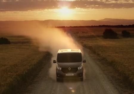 Video: Renault Trafic se convierte en el nuevo Auto Increíble