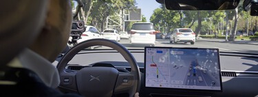 Me he montado en un XPeng Mona 100% autónomo por una ciudad china. Tesla y Europa tienen un problema