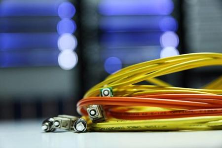 La nueva regulación de fibra tendrá que esperar a la decisión de Europa sobre Jazztel