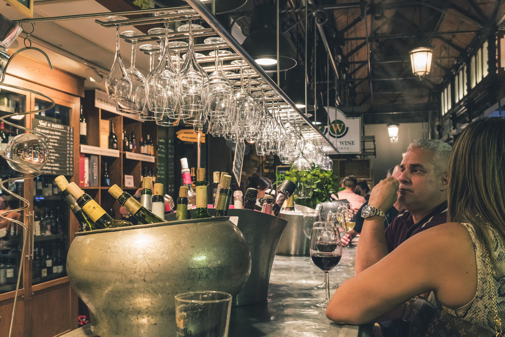 La Comunidad de Madrid decreta el cierre obligatorio de bares y restaurantes