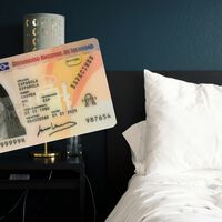 Que te escaneen el DNI en un hotel durante el check-in puede salir muy caro: la AEPD ha multado con 5.000 euros esta práctica 